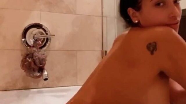 Alexox0 Nude Bathtub Twerking Video Leaked